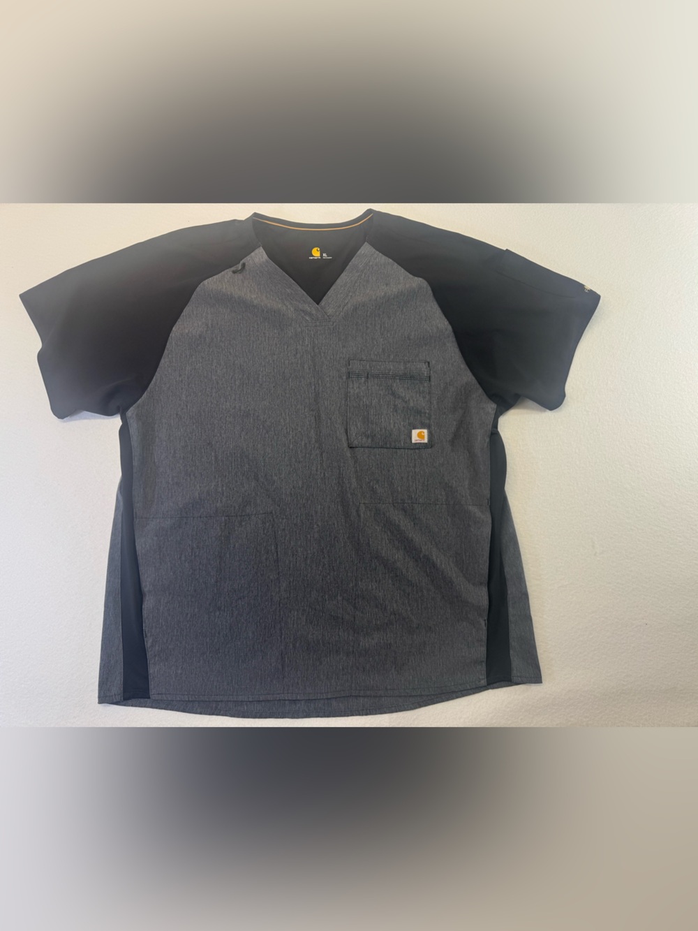 Carhartt Two-Tone Short-Sleeve Pocket scrub nurse Tee in Charcoal and Black